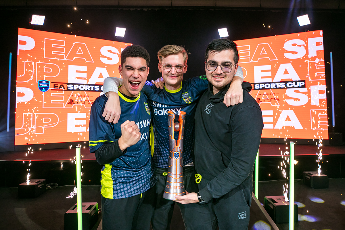 This is a picture of TG.NIP, who won the EA Sports Cup. Levi de Weerd, Olle Arbin and Renzo Oemrawsingh celebrate with the trophy.